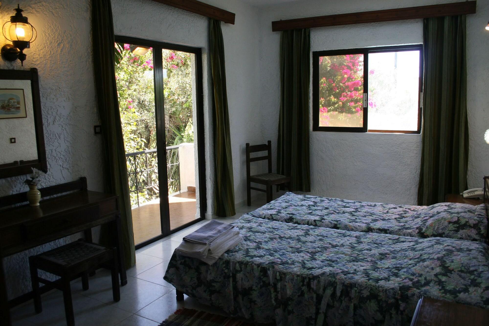 Oasis Hotel Bungalows Rhodes アファンドウ エクステリア 写真